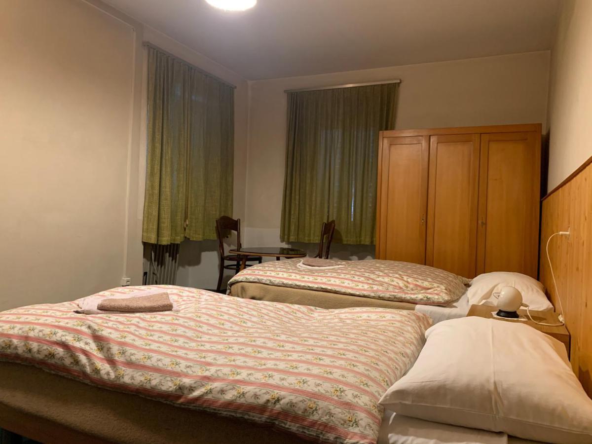 Albergo Calancasca Ristorante Jaipur Grono ภายนอก รูปภาพ